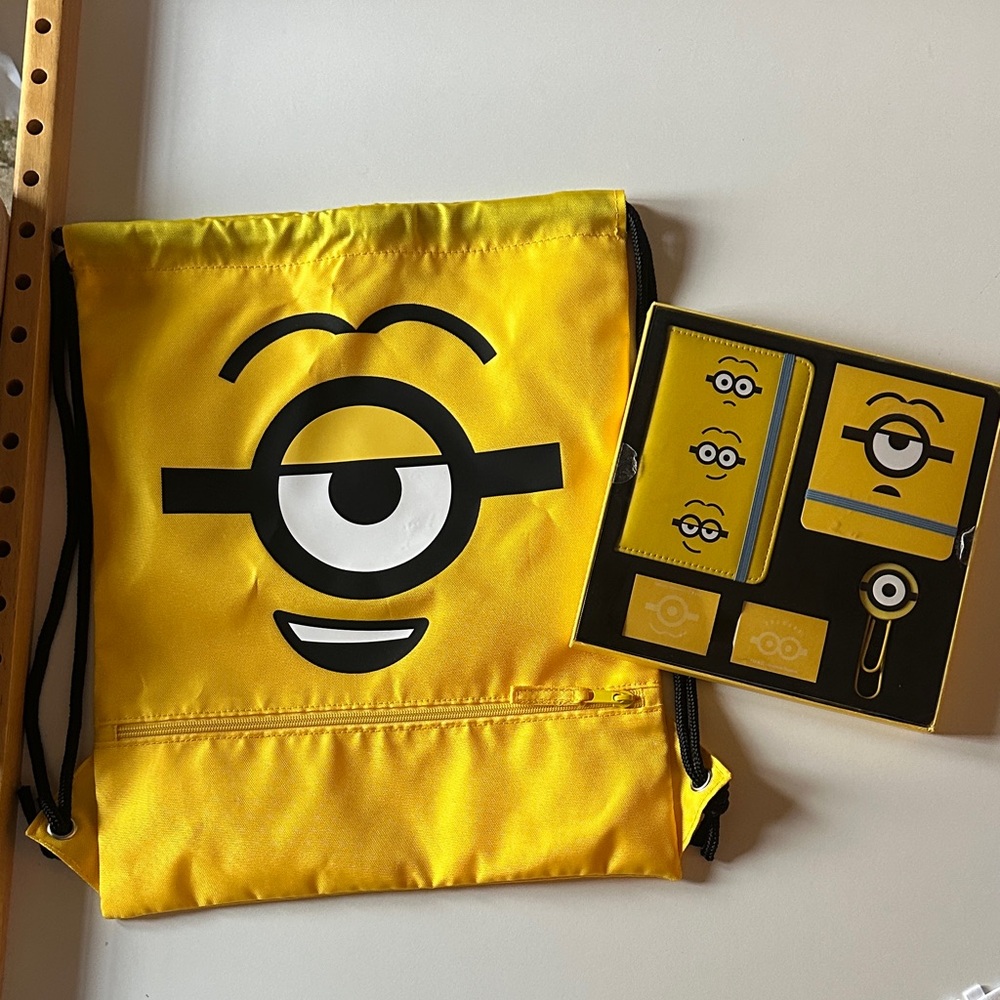 Disposable Me Minion Drawstring Bag and Faces Stationery Set